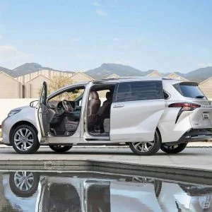 TOYOTA Sienna