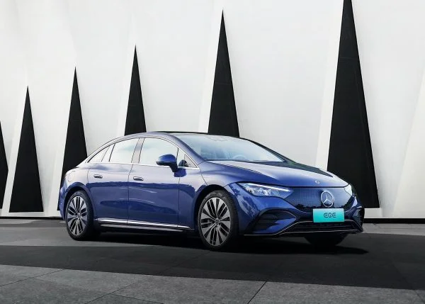 Mercedes EQE