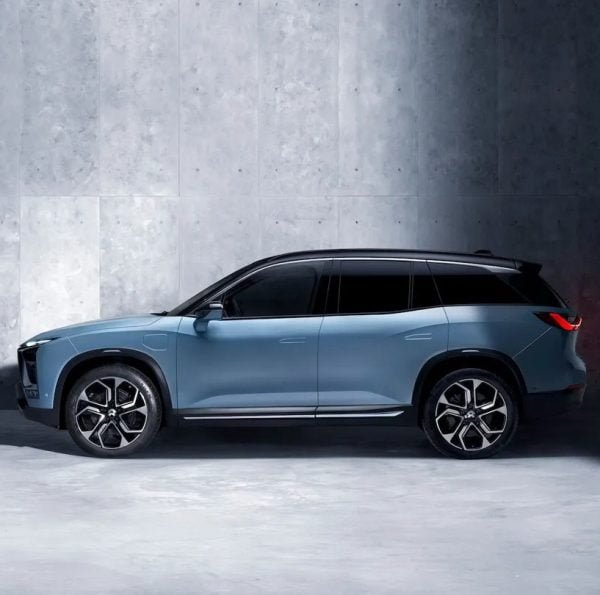 NIO ES8