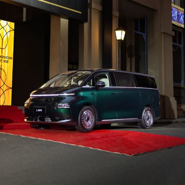 Geely Galaxy LEVC L380