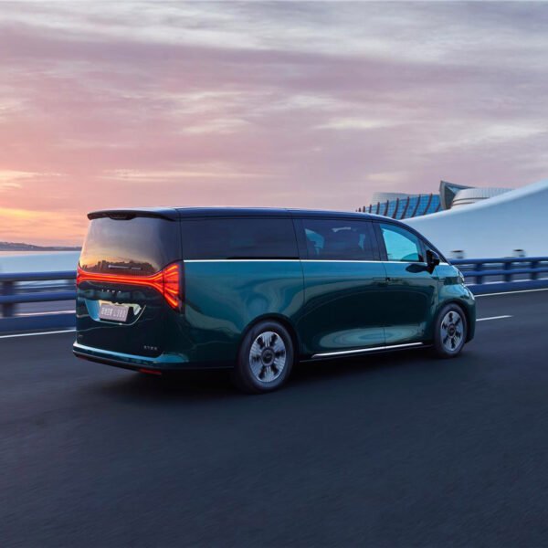 Geely Galaxy LEVC L380