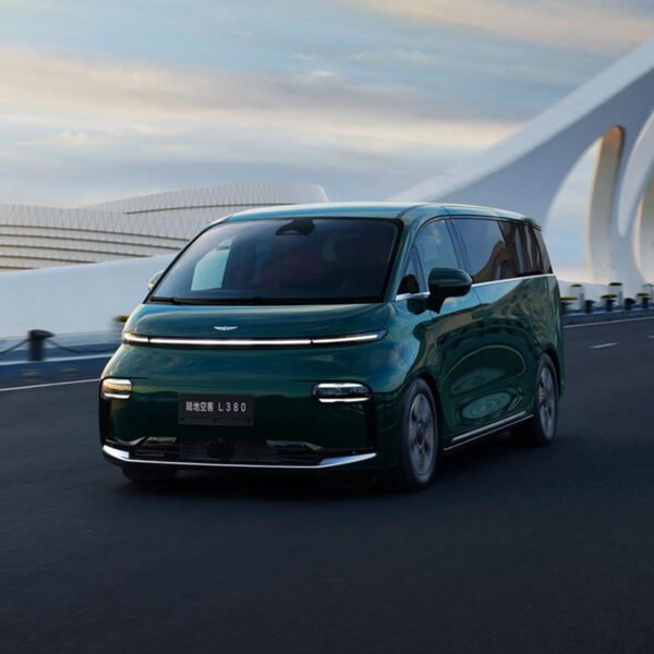 Geely Galaxy LEVC L380