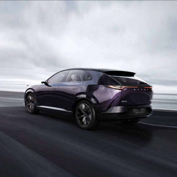 Mazda-EZ-60-1 Mazda EZ-60