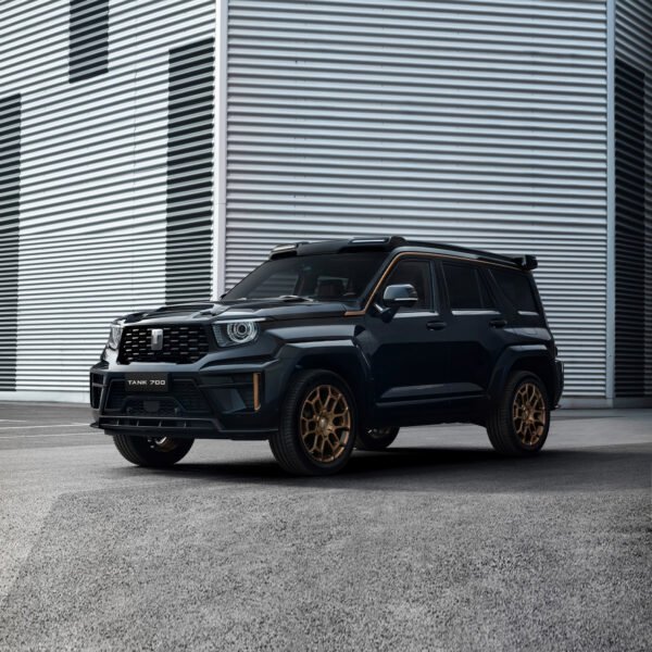 TANK 700 PHEV