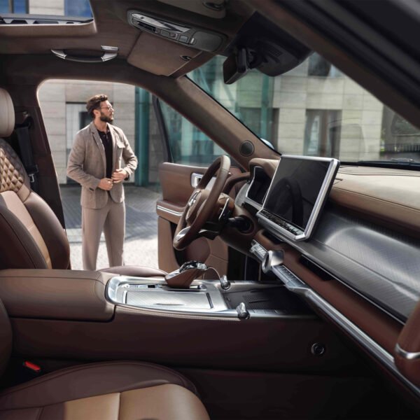 TANK 700 PHEV