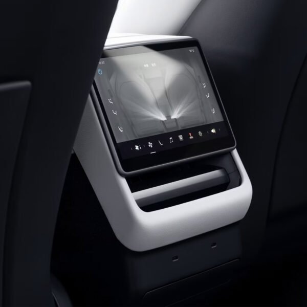 Tesla-Model-Y-L-3 Tesla Model Y L