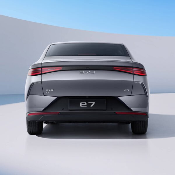 BYD e7