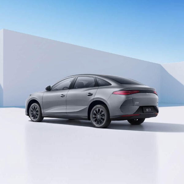 BYD e7