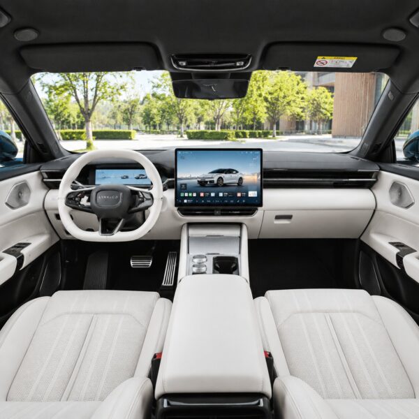 Lynk&Co 10 EM-P
